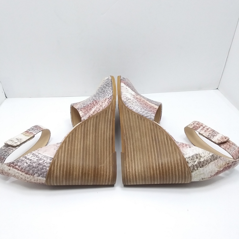 VINCE CAMUTO Deedriana Printed Leather Wooden Wedge Sandals NWOT - Picture 8 of 14